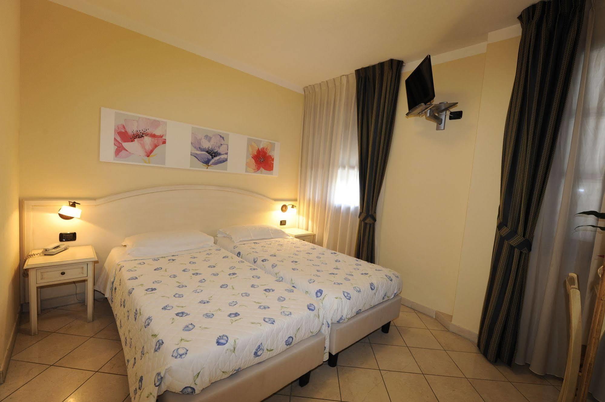 Hotel Sextum Bientina Exterior foto